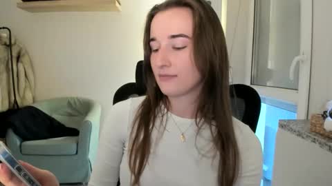 Oliwiaa2004 online show from December 21, 12:12 pm