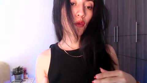Snapshot of oliviaaa__ chatting on December 30, 4:29 pm oliviaaa__ online show from December 30, 4:29 pm