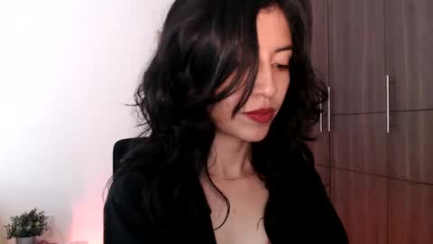 Snapshot of oliviaaa__ chatting on January 3, 5:42 pm oliviaaa__ online show from January 3, 5:42 pm