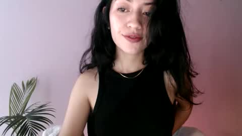 Snapshot of oliviaaa__ chatting on February 24, 3:54 pm oliviaaa__ online show from February 24, 3:54 pm