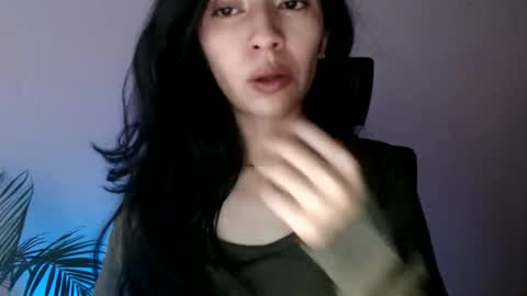 Snapshot of oliviaaa__ chatting on March 17, 3:59 pm oliviaaa__ online show from March 17, 3:59 pm