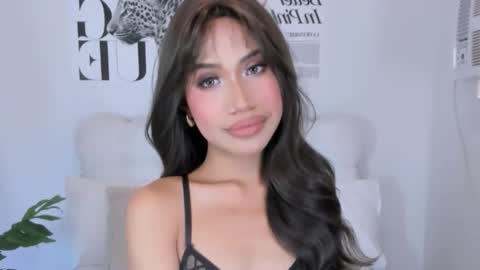 Olivia online show from December 22, 1:52 pm