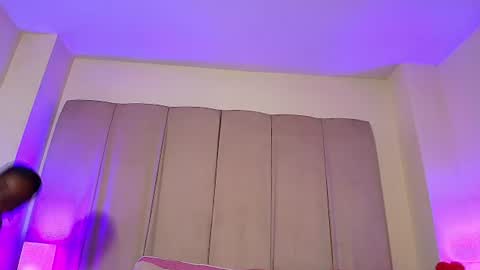 Snapshot of oliviabeneett chatting on July 5, 8:38 pm My name is olivia but can you call me Oli online show from July 5, 8:38 pm
