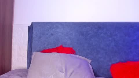 OLIVIA online show from December 19, 1:07 am