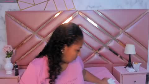 Olivia Burning online show from June 8, 11:32 am