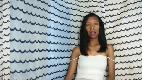 oliviah27 online show from December 13, 8:25 pm