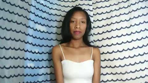 oliviah27 online show from December 15, 1:43 am