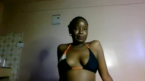 Snapshot of oliviah_1 chatting on October 13, 10:26 am oliviah_1 online show from October 13, 10:26 am