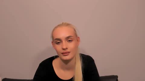 oliviaBeauty online show from February 14, 8:49 pm