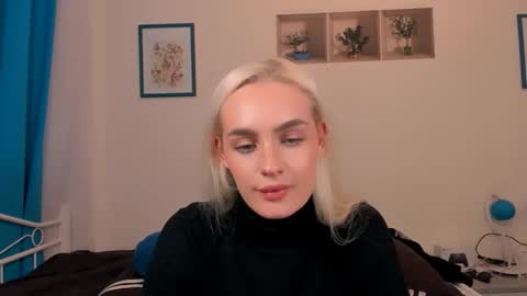 oliviaBeauty online show from April 14, 8:37 pm