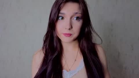 Olivia online show from June 26, 2:10 pm