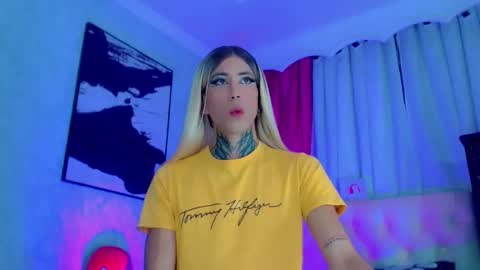 oliviahot01 online show from May 9, 1:00 am