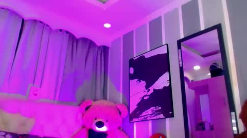oliviahot01 online show from June 10, 3:39 am