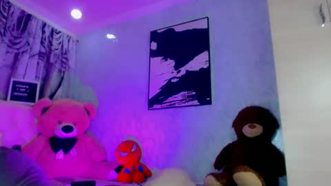 oliviahot01 online show from June 25, 2:44 am