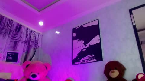oliviahot01 online show from June 30, 1:06 am