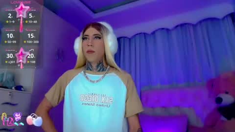 oliviahot01 online show from July 18, 1:32 am