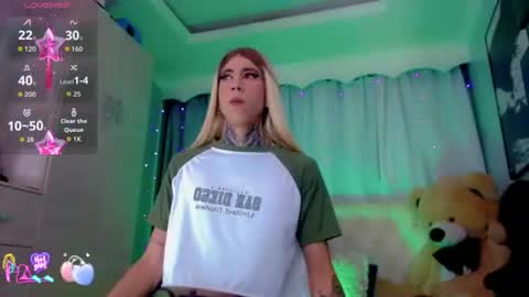 oliviahot01 online show from July 25, 1:04 am