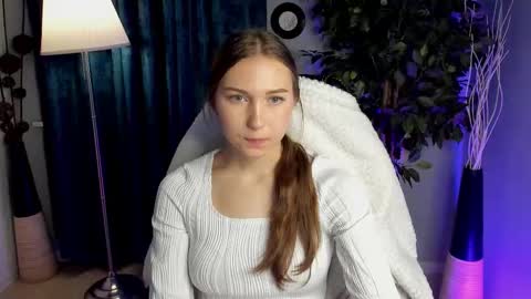 olivialangs online show from March 9, 12:20 pm