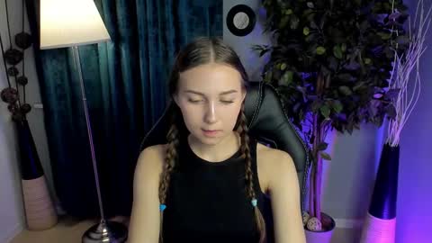 olivialangs online show from March 10, 11:59 am