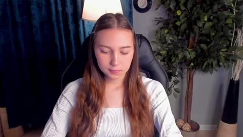 olivialangs online show from March 30, 11:11 am