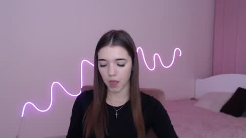 Olivia online show from December 3, 9:01 pm