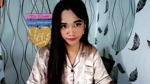 Snapshot of olivianiczxasshieerrraa6 chatting on May 10, 4:06 am NICOLE online show from May 10, 4:06 am