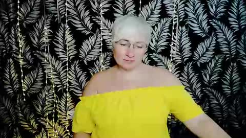Snapshot of oliviaoskar_ chatting on June 21, 10:40 am Kelly online show from June 21, 10:40 am