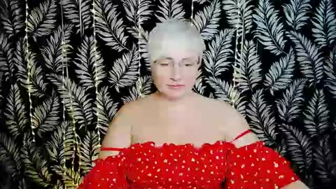 Snapshot of oliviaoskar_ chatting on June 22, 10:23 am Kelly online show from June 22, 10:23 am