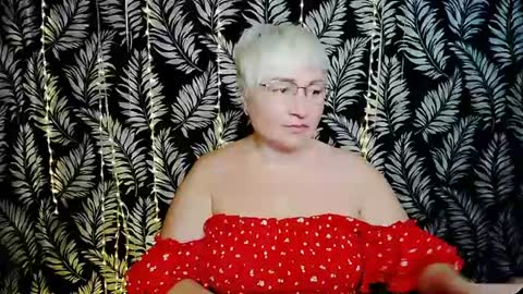 Snapshot of oliviaoskar_ chatting on June 27, 10:53 am Kelly online show from June 27, 10:53 am