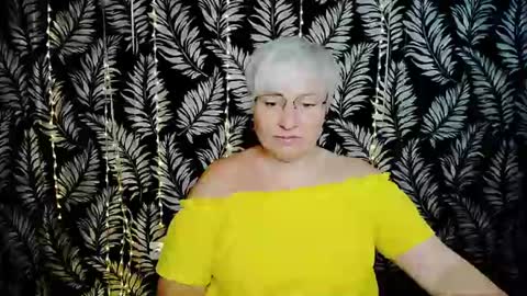Snapshot of oliviaoskar_ chatting on July 4, 10:10 am Kelly online show from July 4, 10:10 am