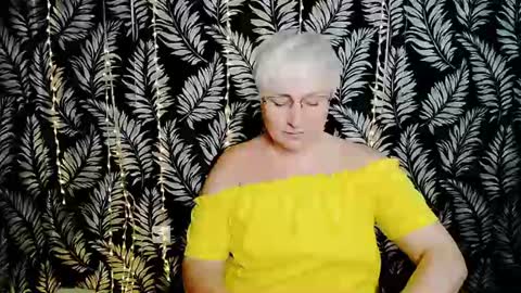 Snapshot of oliviaoskar_ chatting on July 10, 10:07 am Kelly online show from July 10, 10:07 am