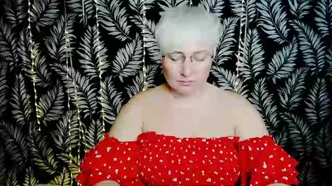 Snapshot of oliviaoskar_ chatting on July 17, 10:11 am Kelly online show from July 17, 10:11 am