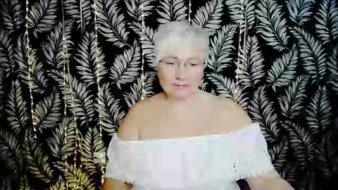 Snapshot of oliviaoskar_ chatting on July 23, 10:13 am Kelly online show from July 23, 10:13 am