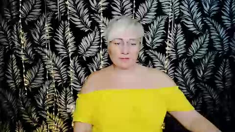 Snapshot of oliviaoskar_ chatting on July 25, 10:02 am Kelly online show from July 25, 10:02 am