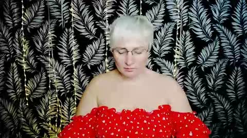 Snapshot of oliviaoskar_ chatting on July 26, 10:11 am Kelly online show from July 26, 10:11 am