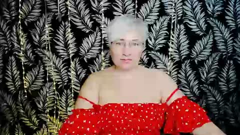 Snapshot of oliviaoskar_ chatting on July 31, 10:25 am Kelly online show from July 31, 10:25 am