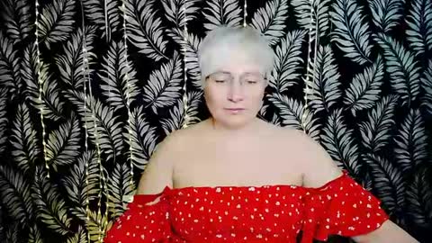 Snapshot of oliviaoskar_ chatting on August 1, 10:14 am Kelly online show from August 1, 10:14 am