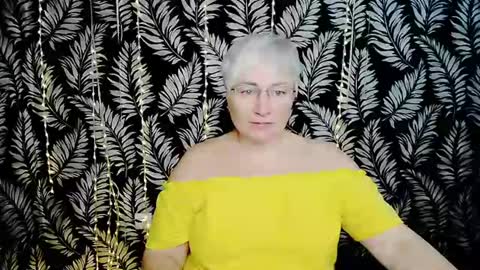 Snapshot of oliviaoskar_ chatting on August 2, 10:25 am Kelly online show from August 2, 10:25 am
