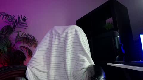 Olivia Owens online show from February 26, 9:21 am