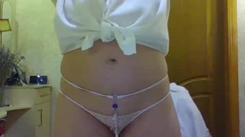 oliviaparadise online show from December 16, 5:11 pm