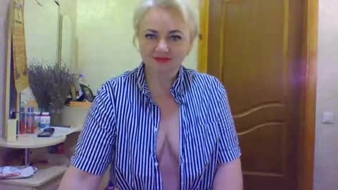 oliviaparadise online show from January 5, 2:19 pm