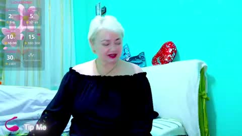 oliviaparadise online show from June 14, 5:26 pm