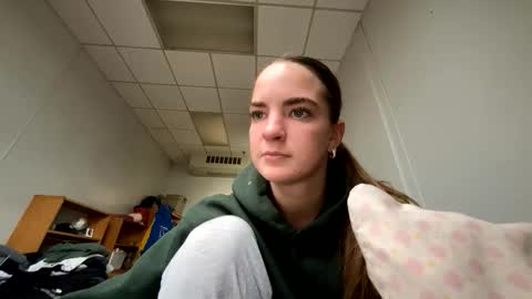 Olivia Rae online show from February 3, 10:15 pm