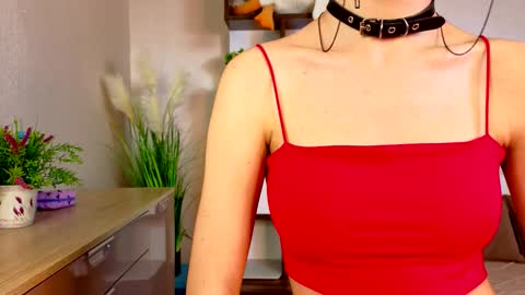 Snapshot of oliviastanton chatting on October 28, 1:25 pm oliviastanton online show from October 28, 1:25 pm