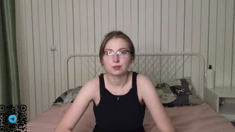 Snapshot of oliviavele chatting on September 29, 6:35 pm Kylie online show from September 29, 6:35 pm