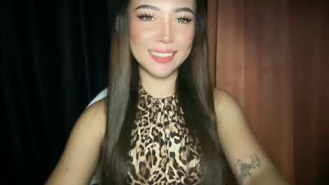 Snapshot of oliviaxxmore69 chatting on March 7, 6:21 am ZAINA online show from March 7, 6:21 am