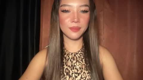 Snapshot of oliviaxxmore69 chatting on March 10, 1:49 pm ZAINA online show from March 10, 1:49 pm