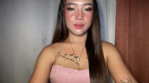 Snapshot of oliviaxxmore69 chatting on March 21, 1:37 pm ZAINA online show from March 21, 1:37 pm