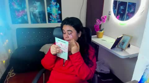 Snapshot of oliviia_cute chatting on November 5, 5:07 am oliviia_cute online show from November 5, 5:07 am