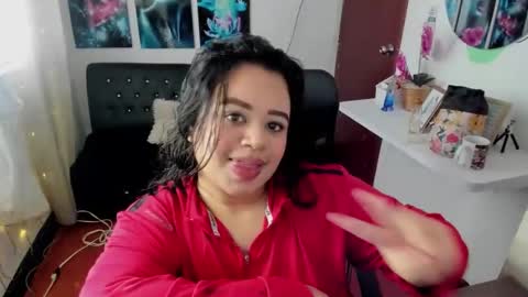 Snapshot of oliviia_cute chatting on November 11, 5:57 pm oliviia_cute online show from November 11, 5:57 pm